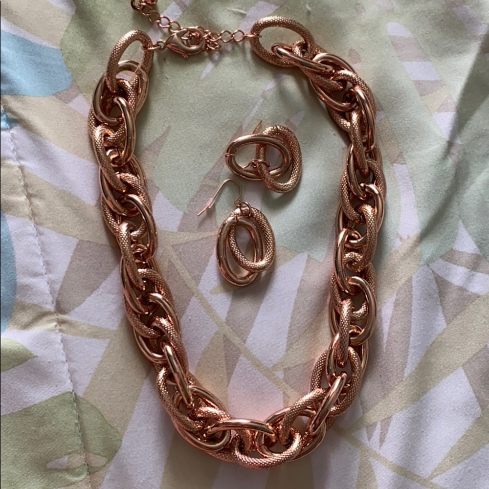 Rose gold link chain with dangle earrings